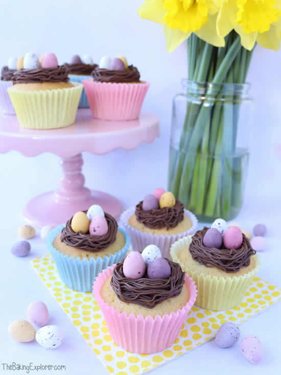 Cupcakes com ovinhos de chocolates
