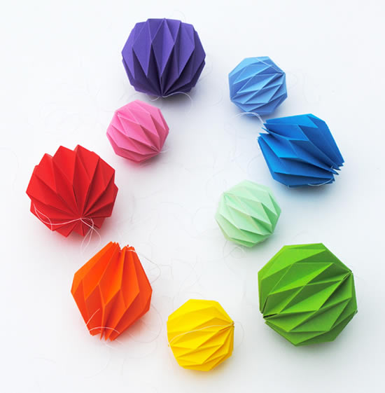 Origami com papel colorido